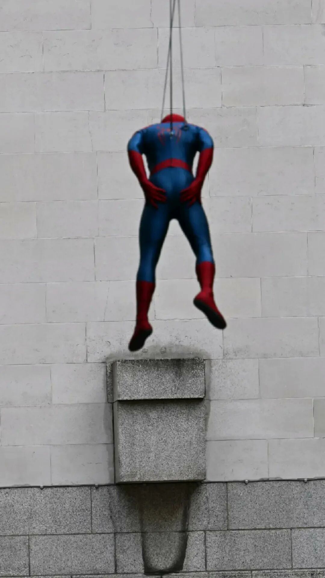 《蜘蛛侠4》要炸了!绿巨人都来了,还直接躺担架,萨蒂·辛克和神秘新人也现身了插图1 《蜘蛛侠4》要炸了!绿巨人都来了,还直接躺担架,萨蒂·辛克和神秘新人也现身了